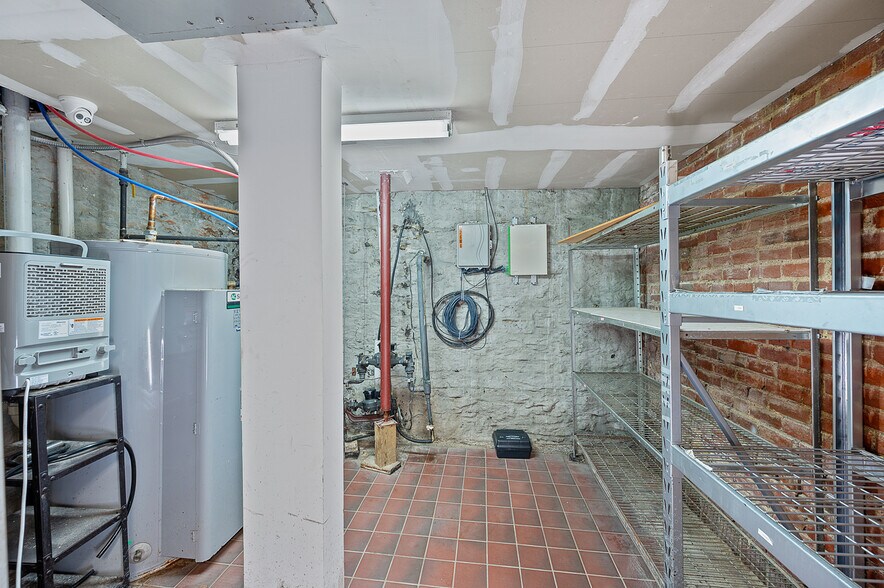 More Photos Of 126 W Sixth St, Cincinnati Apartments For Lease