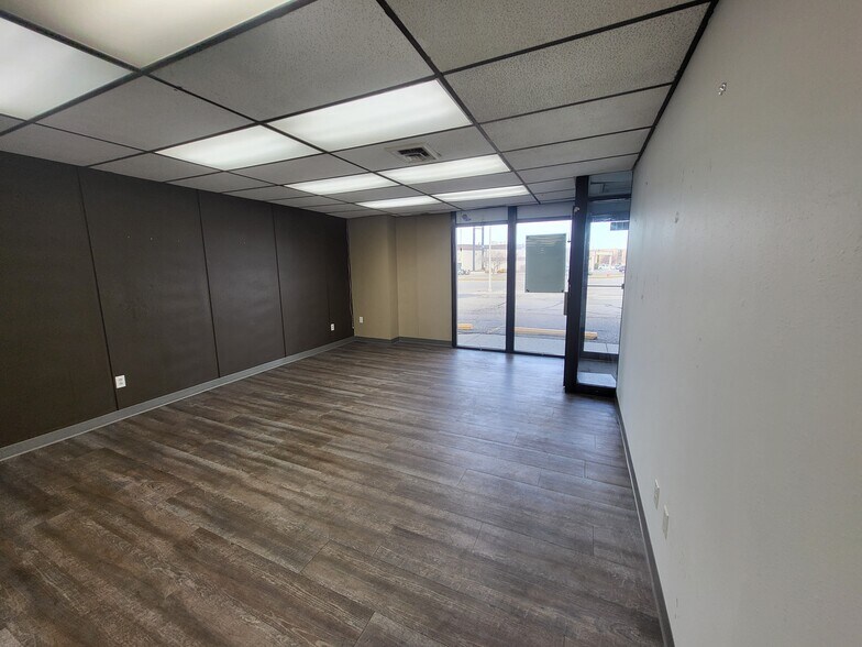 More Photos Of 1035 E Interstate Ave, Bismarck General Retail For Lease