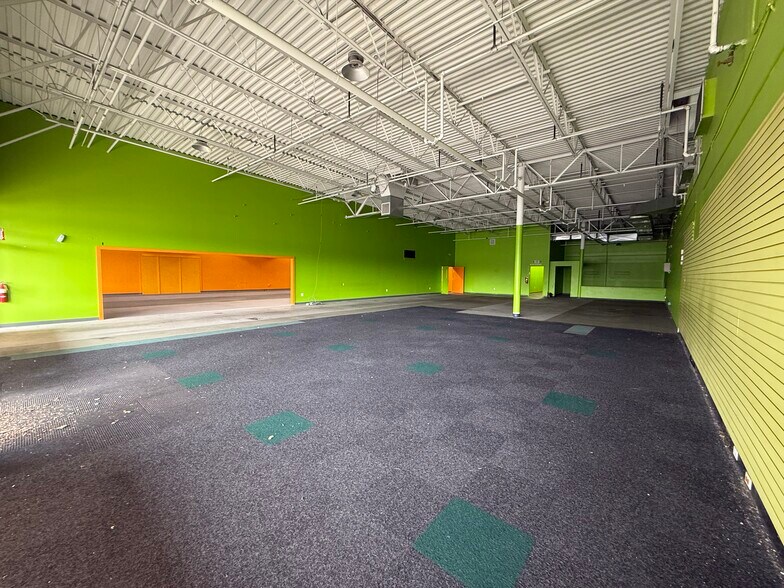 More Photos Of 34518-34900 Warren Rd, Westland Unknown For Lease