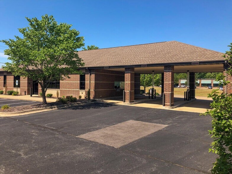 Primary Photo Of 291 E Hwy CC, Nixa Bank For Lease
