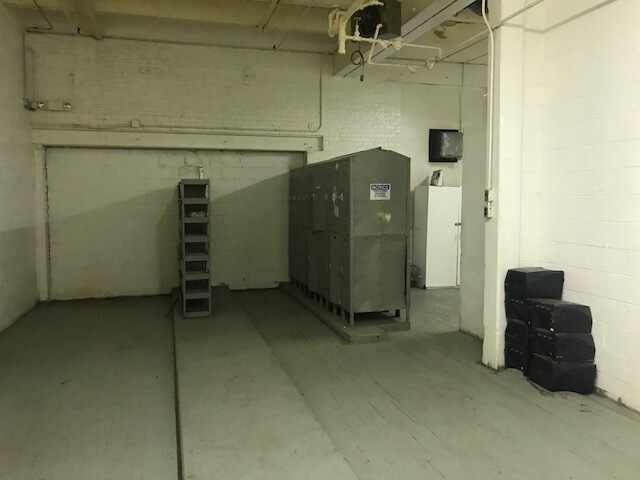 More Photos Of 126 Avenue C, Springfield Manufacturing For Sale