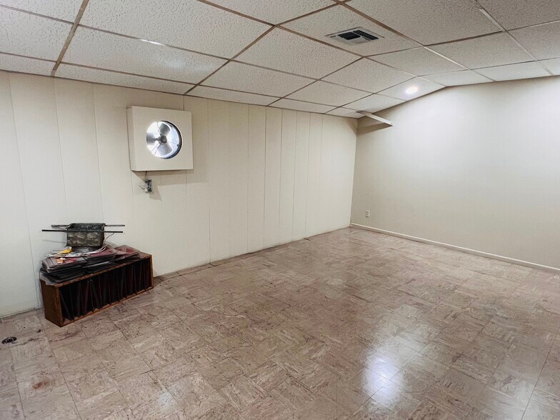 More Photos Of 2219 Fair Park Ave, Los Angeles Warehouse For Lease