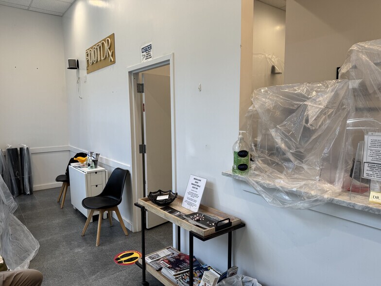 More Photos Of 321 Starr St, Brooklyn Storefront For Lease