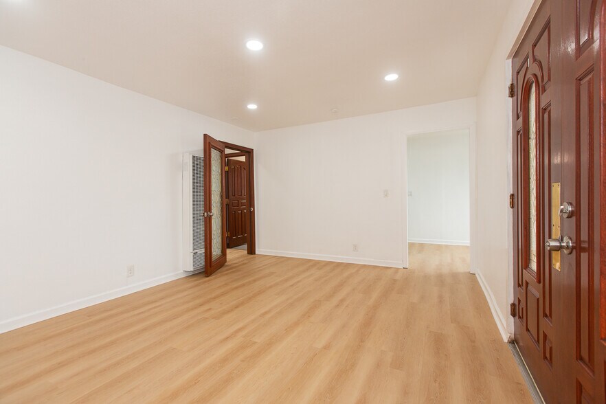 More Photos Of 14425 Prairie Ave, Lawndale Office Residential For Sale