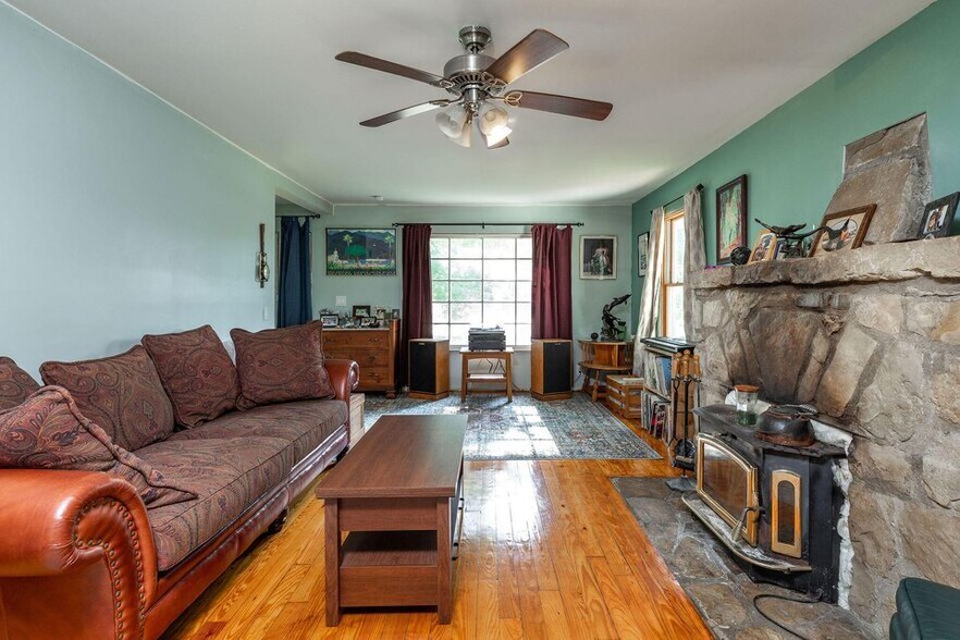 More Photos Of 153 Laclede Ln, Hollister Manufactured Housing Mobile Home Park For Sale