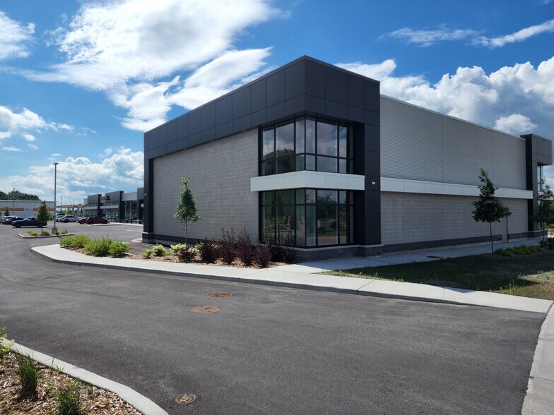 More Photos Of 471 Terry Fox Dr, Kanata General Retail For Lease