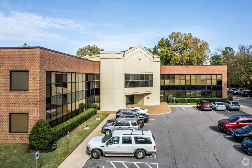 More Photos Of 700 Colonial Rd, Memphis Office For Lease