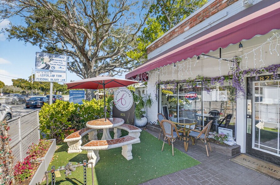 More Photos Of 825 N Federal Hwy, Delray Beach Storefront Retail Residential For Sale
