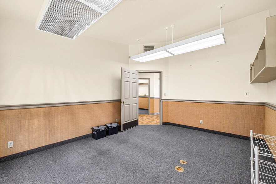 More Photos Of 3716 E Idaho St, Elko Office Residential For Lease
