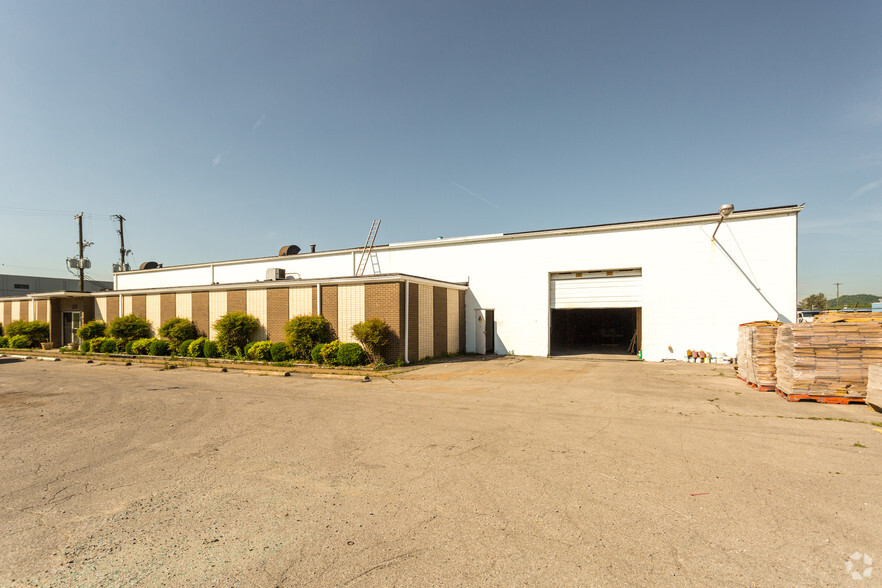 Primary Photo Of 7131 Centennial Blvd, Nashville Warehouse For Lease