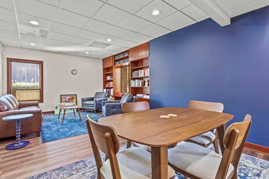 More Photos Of 73 E Wilson Bridge Rd, Worthington Office For Sale