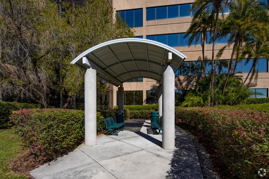 More Photos Of 3101 W Dr Martin Luther King Blvd, Tampa Office For Lease
