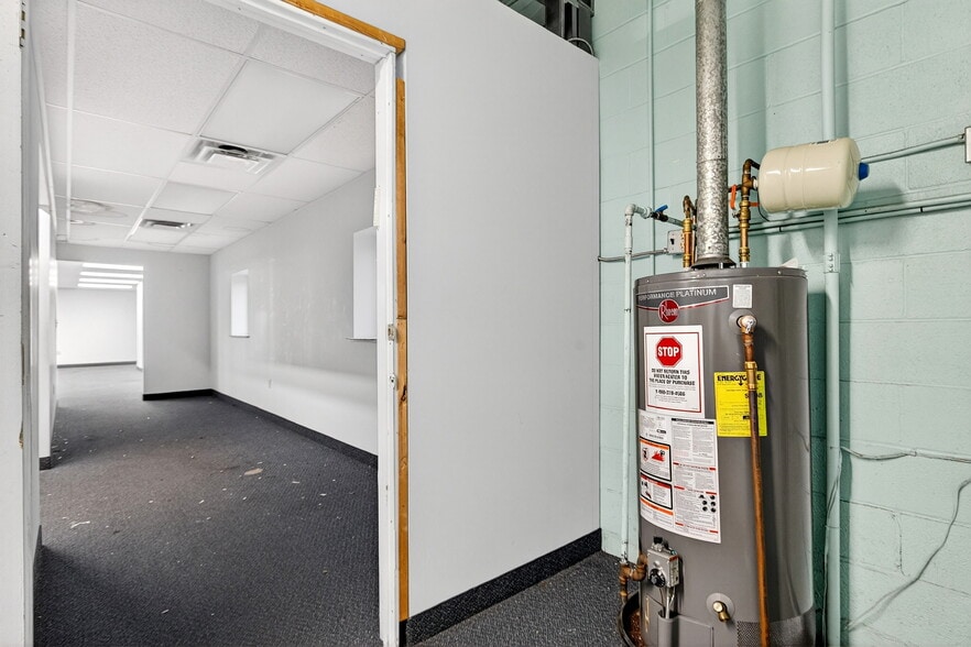 More Photos Of 4127-4141 Mayfield Rd, South Euclid Office For Sale