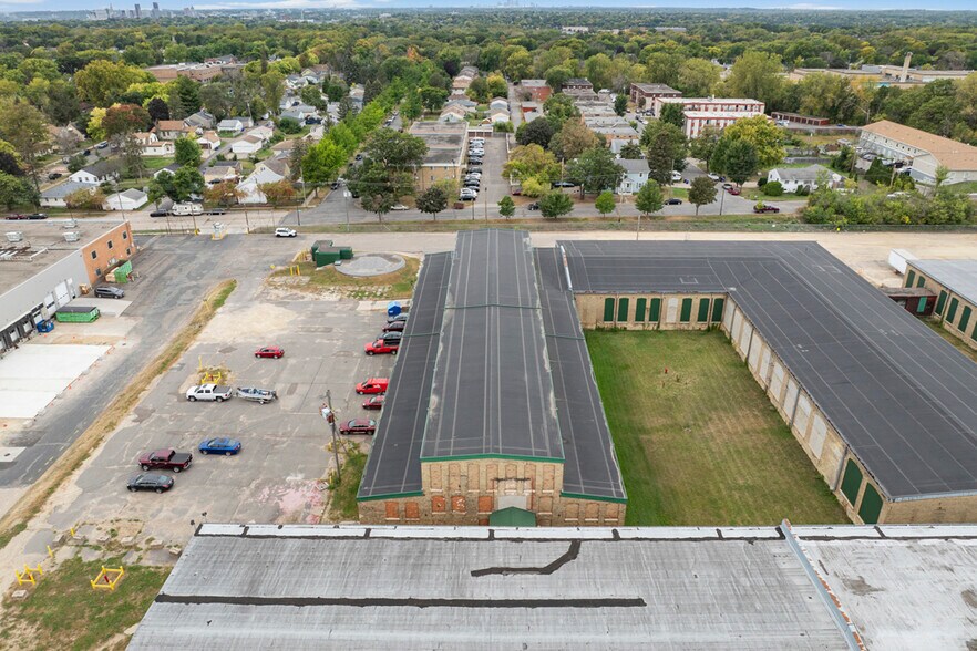 More Photos Of 1024 Hazel St N, Saint Paul Warehouse For Lease