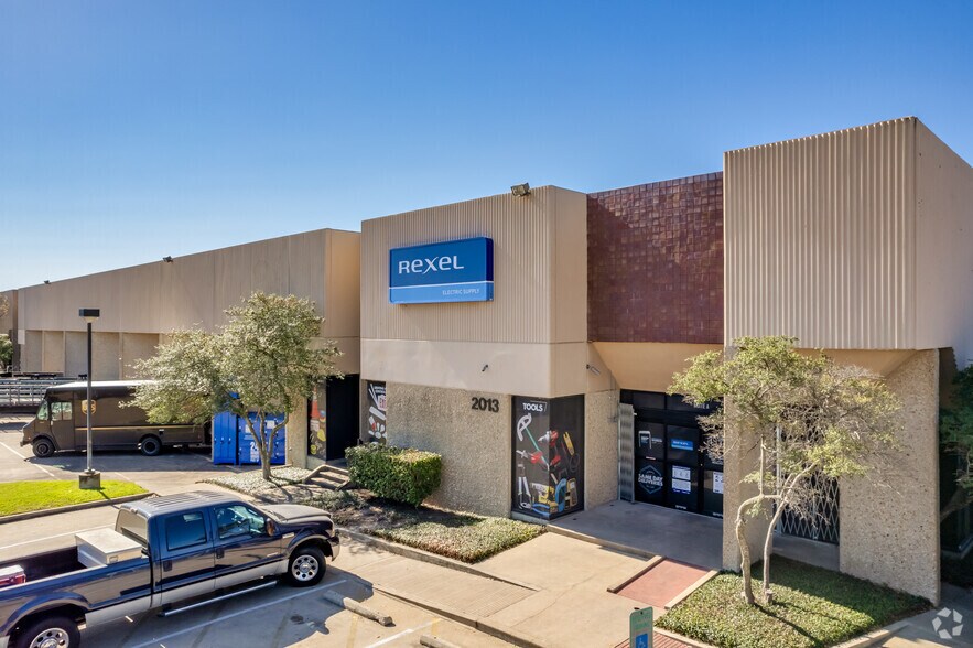 More Photos Of 2020 Rutland Dr, Austin Unknown For Lease
