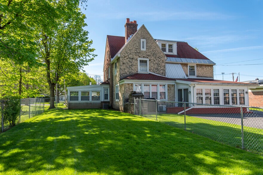 More Photos Of 2810 Genesee St, Utica Office For Sale