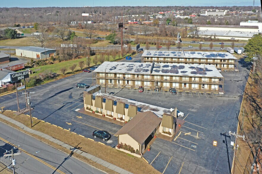 More Photos Of 312 W J J Dr, Greensboro Hotel For Sale