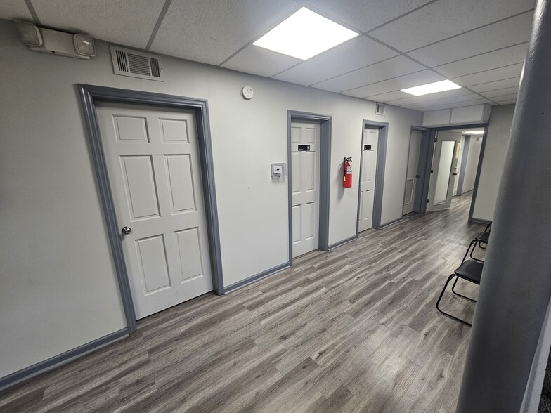 More Photos Of 6117 N College Ave, Indianapolis Medical For Lease