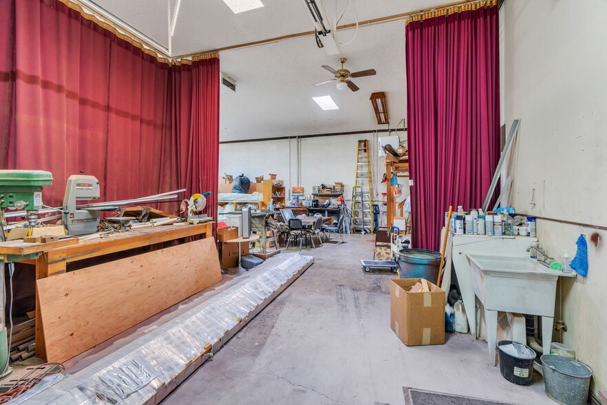 More Photos Of 17 W Sunset Ave, Salt Lake City Light Manufacturing For Sale