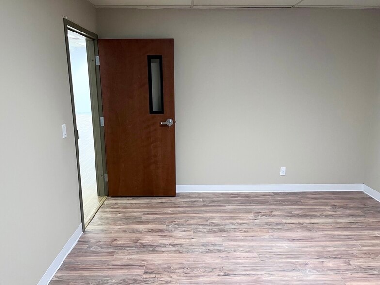 More Photos Of 1320 W A St, Pasco Warehouse For Sale