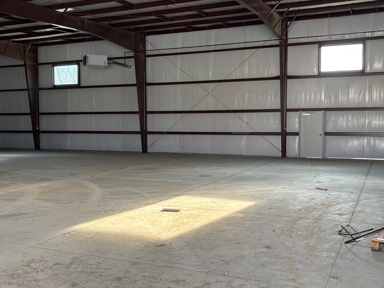 More Photos Of 3317 Granite ct, Fort Wayne Warehouse For Lease