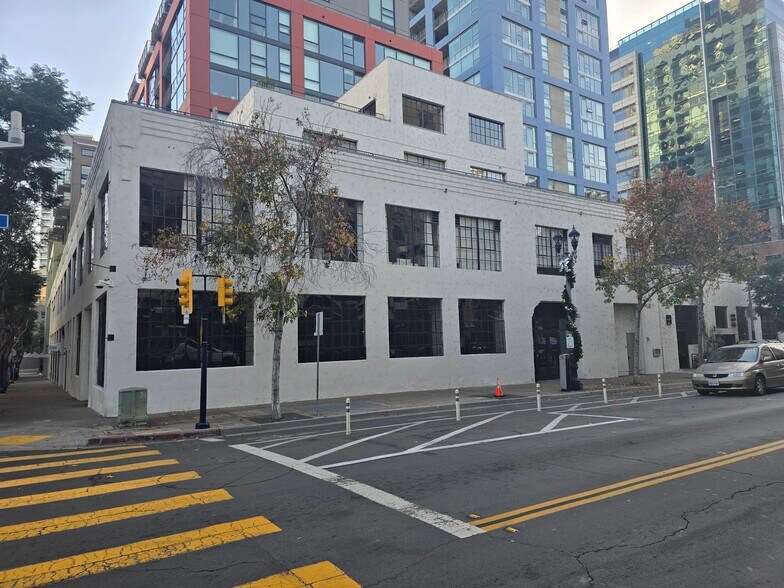 More Photos Of 390 11th Ave, San Diego Apartments For Sale