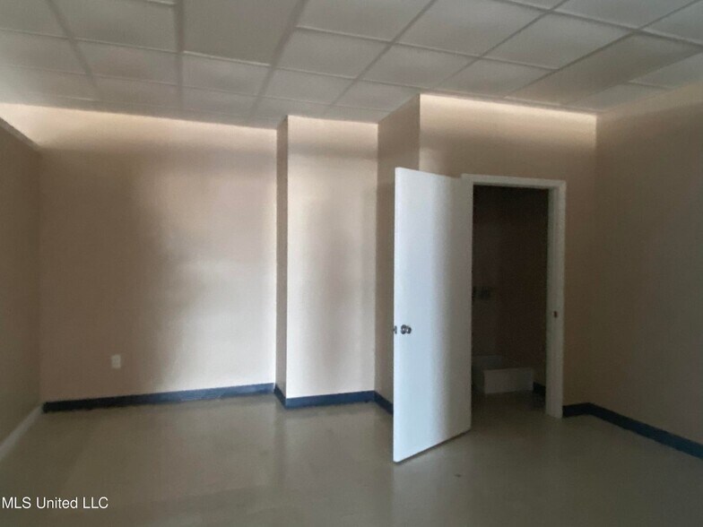 More Photos Of 12100 Highway 49, Gulfport Storefront For Lease