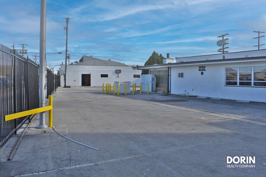 More Photos Of 16214-16300 Lindbergh Street, Van Nuys Manufacturing For Sale