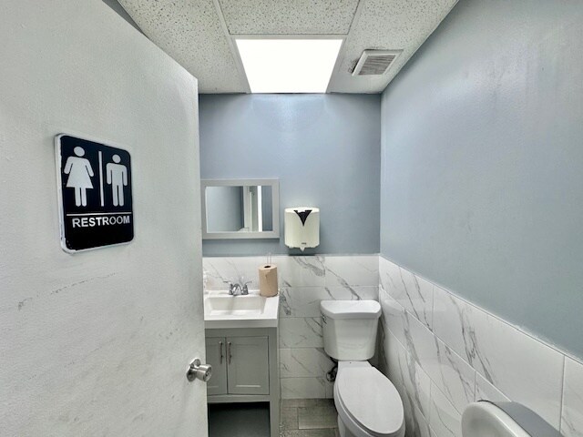 More Photos Of 921 US Highway 9, South Amboy Showroom For Sale