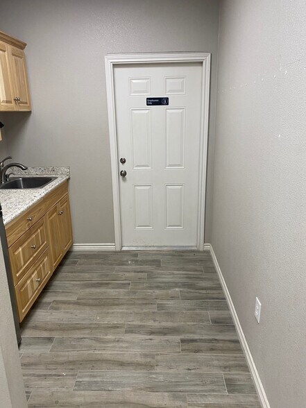 More Photos Of 6421 S FM 1788, Midland Warehouse For Lease