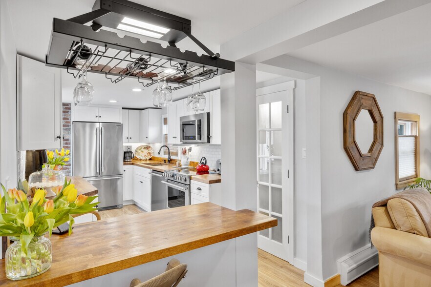 More Photos Of 296 N Main St, Sayville Industrial For Sale