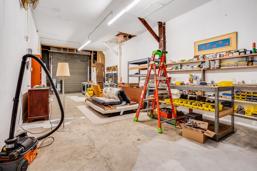 More Photos Of 5526 San Pablo Ave, Oakland Auto Repair For Sale