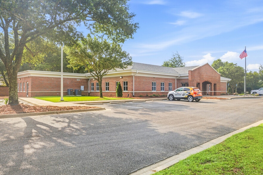 Primary Photo Of 5784 Chumuckla Hwy, Pace Freestanding For Lease