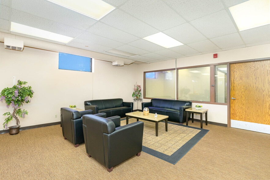 More Photos Of 3400 Cheatham Ave, Minneapolis Manufacturing For Sale