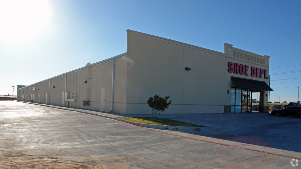 More Photos Of 613-617 W 29th St, San Angelo Freestanding For Lease