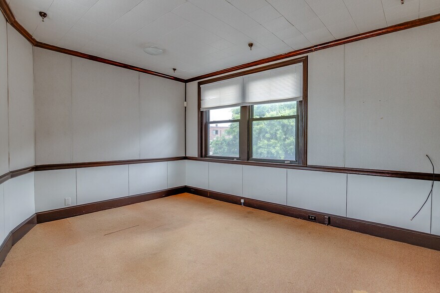 More Photos Of 3661 W Shore Rd, Warwick Warehouse For Sale