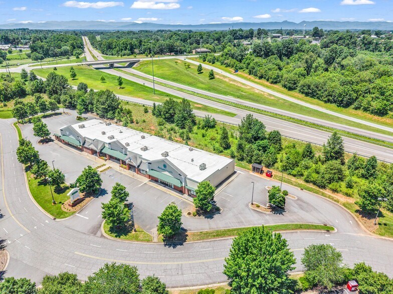 More Photos Of 104-168 Fiddlers Run Blvd, Morganton Unknown For Lease