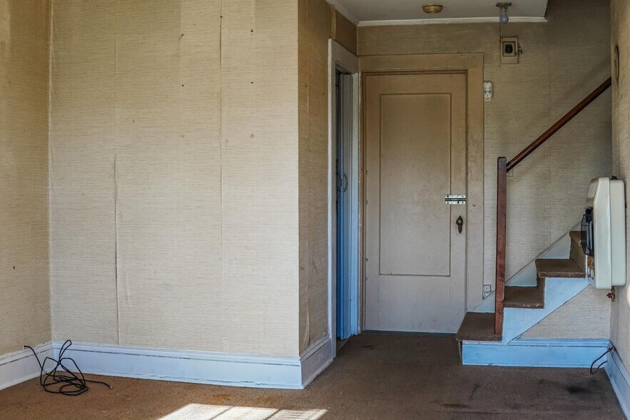 More Photos Of 4924 Freedom Dr, Charlotte Flex For Sale