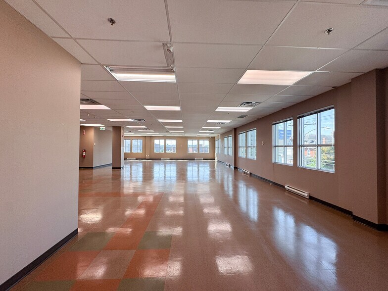 More Photos Of 33 Weldon St, Moncton Office For Lease