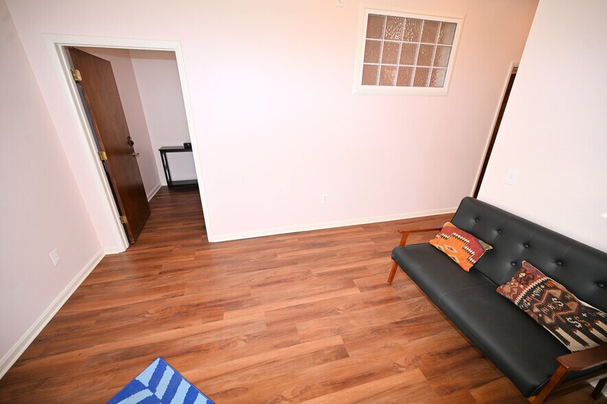 More Photos Of 723 S Charles St, Baltimore Office Residential For Sale