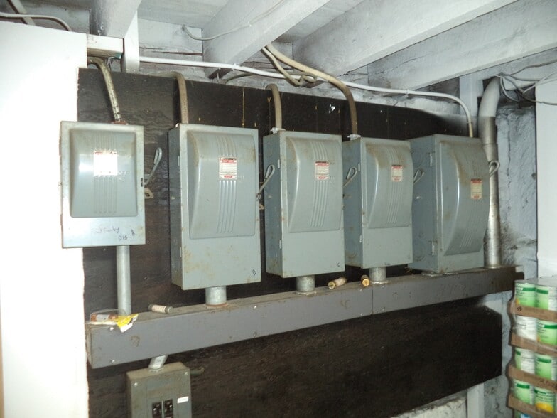 More Photos Of 25 Library St, Hudson Religious Facility For Sale