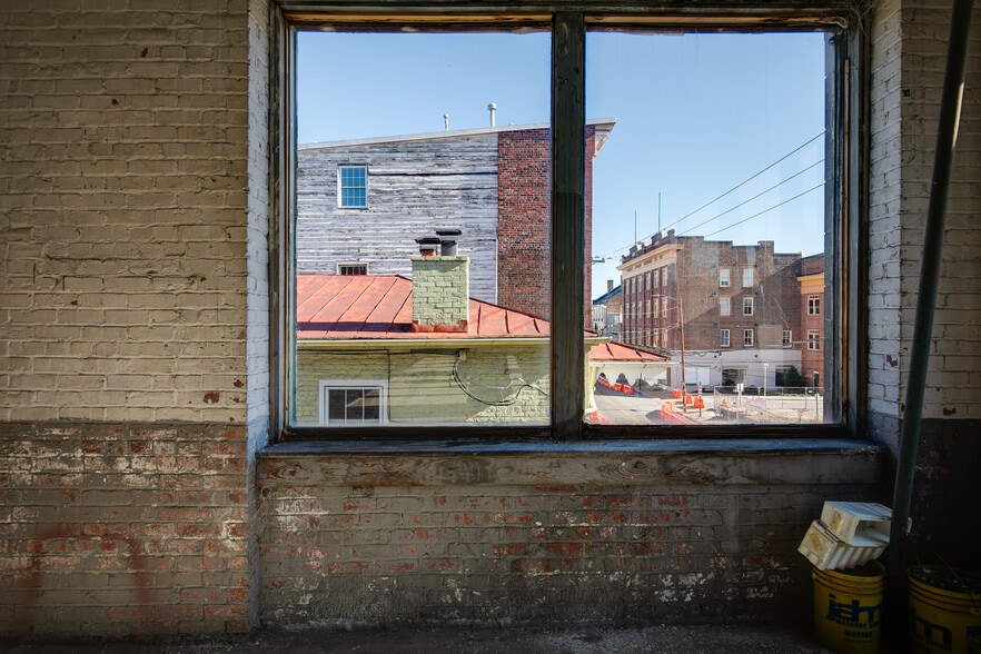 More Photos Of 113 W Bank St, Petersburg Warehouse For Sale