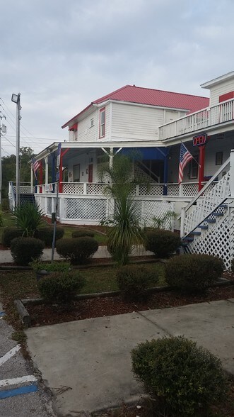 More Photos Of 300 S Volusia Ave, Orange City Hotel For Lease