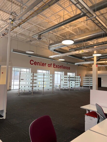 More Photos Of 5 Omni Way, Chelmsford Flex For Lease