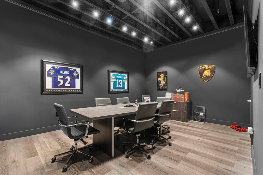 More Photos Of 7620 NW 25th St, Miami Distribution For Sale