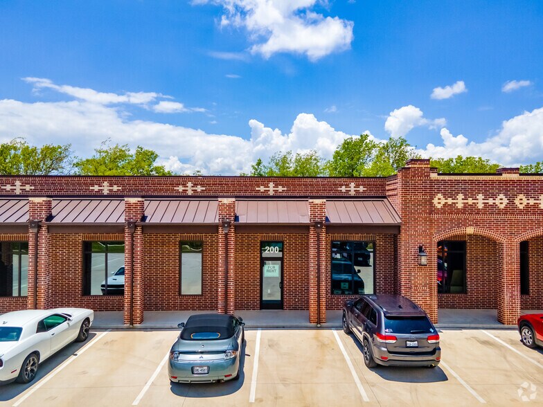 More Photos Of 3348 Peden Rd, Fort Worth Office Residential For Lease