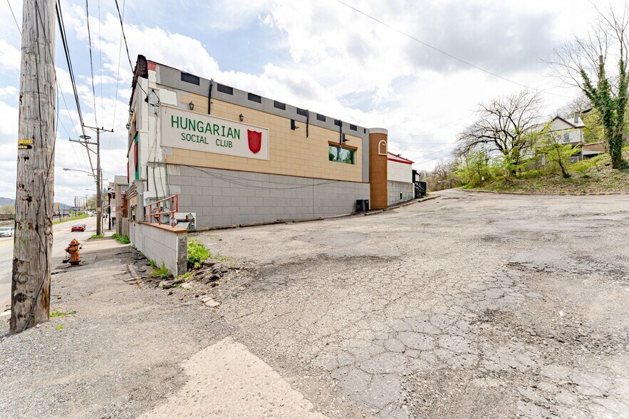 More Photos Of 936 E 8th Ave, Homestead Bar For Sale