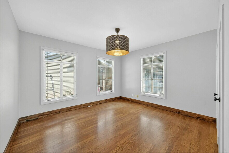 More Photos Of 920 E Blanco Rd, Boerne Office For Lease