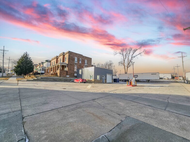 More Photos Of 1001 Pierce St, Omaha Flex For Lease