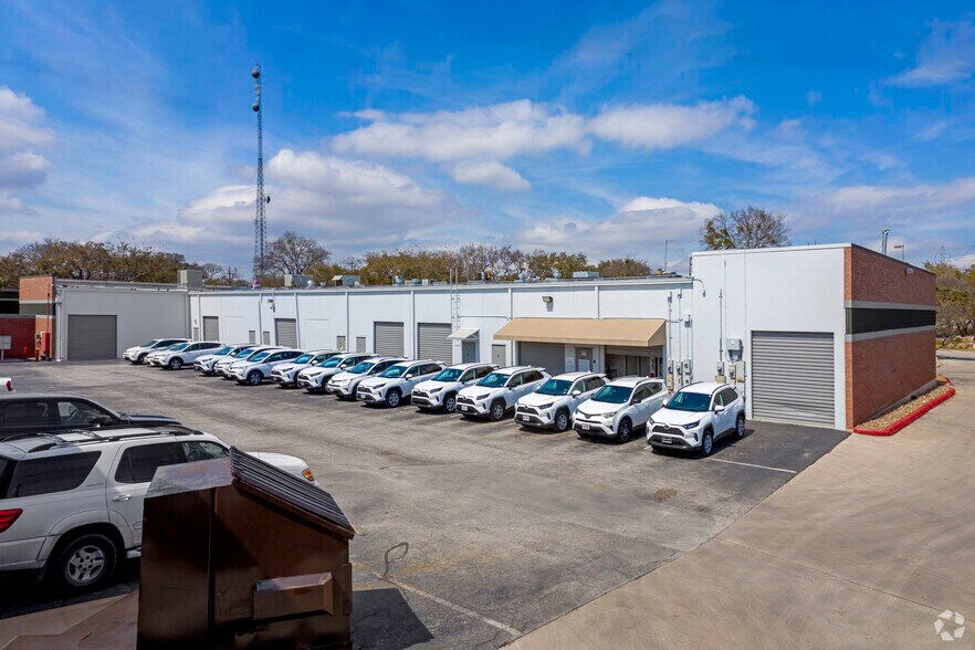 More Photos Of 12000 Network Blvd, San Antonio Unknown For Lease
